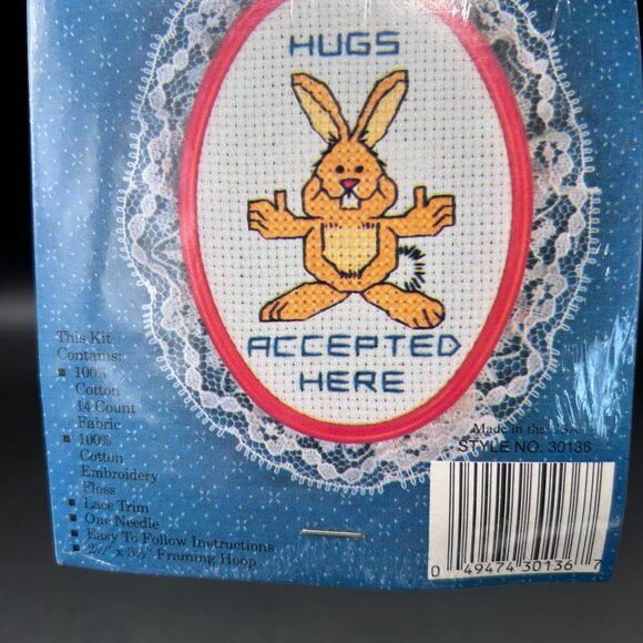 The New Berlin Co. Counted Cross Stitch "Hugs Accepted Here" Red Hoop VTG 80s - Picture 4 of 9
